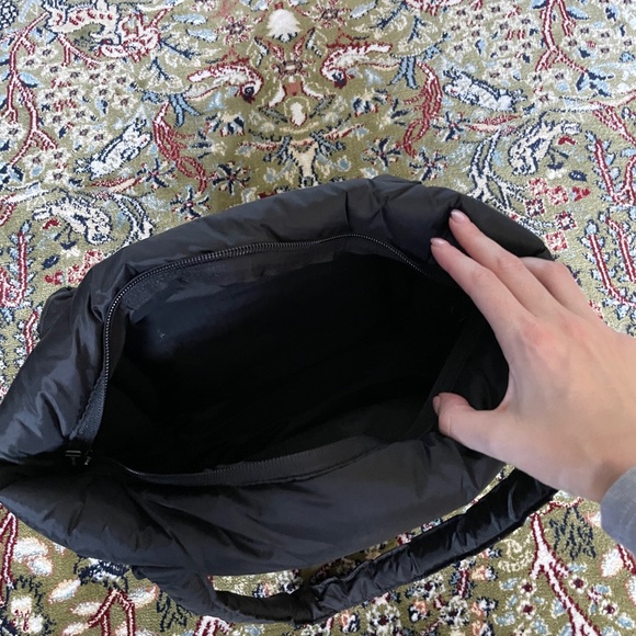 BAGGU Black Quilted Tote Bag - Picture 8 of 8